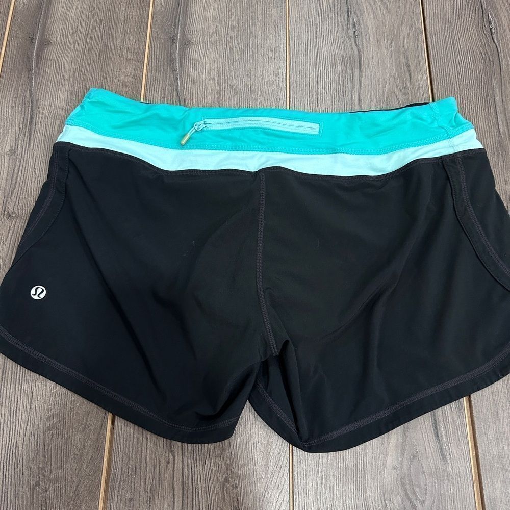 Lululemon Short 4” - Picture 2 of 4